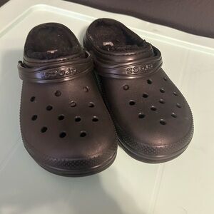 CROCS Classic Black Fleece-Lined Clogs juniors size 5